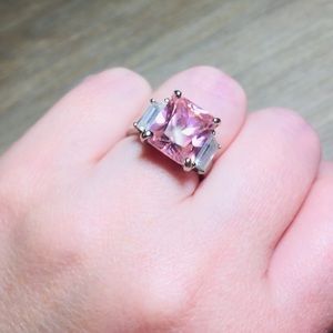 SALE🎈Beautiful BIG Light Pink Stone W/ Baguette
